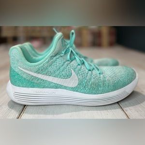 Nike LunarEpic Low Flyknit 2 Running Shoe